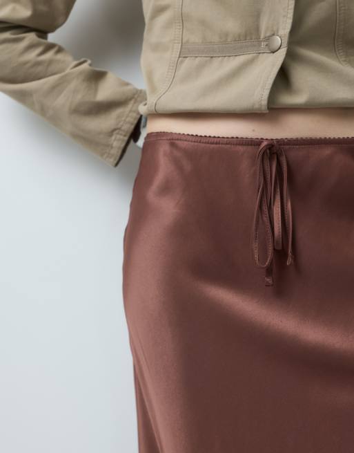 Reclaimed Vintage satijnen midi-rok met kanten rand in bruin, 3 van 5