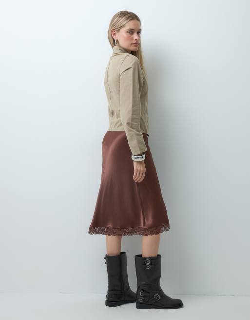 Reclaimed Vintage satijnen midi-rok met kanten rand in bruin, 4 van 5