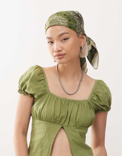Reclaimed Vintage – Satin-Kopftuch in Grün mit Paisley-Print, 3 von 3