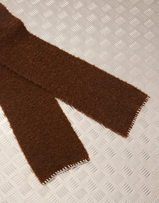 Reclaimed Vintage – Schal aus Teddyfell in Braun mit Saumstich, 3 von 3