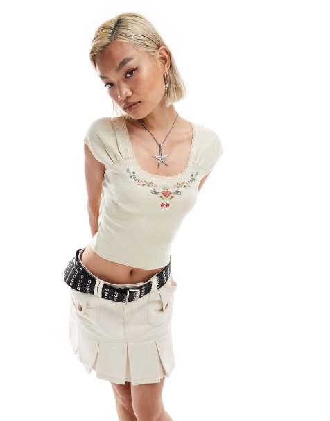 Reclaimed Vintage scoop neck baby tee with lace trim and vintage heart print in stone - view 1