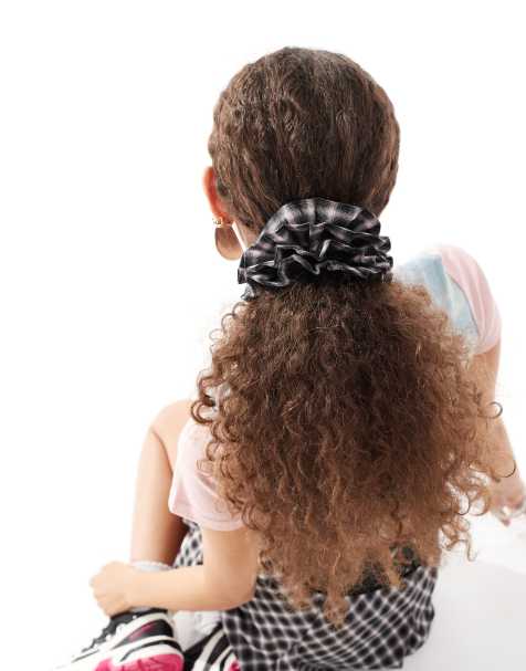 Reclaimed Vintage – Scrunchie-Haargummi in Rosa und Schwarz kariert, Kombiteil - view 1