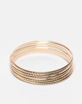 Reclaimed Vintage - Set aus schmalen Armreifen in Gold-Goldfarben