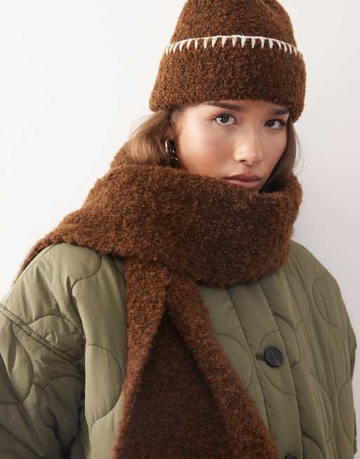 Reclaimed Vintage – Set aus Teddyfell in Braun mit Languettenstich