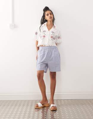 RECLAIMED VINTAGE SHORT SLEEVE SHIRT WITH EMBROIDERY-WHITE