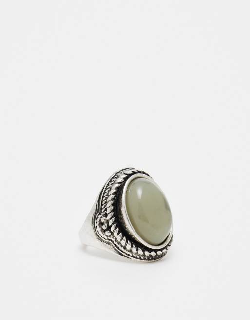 Reclaimed Vintage – Silverfärgad ring med antik design och grön sten