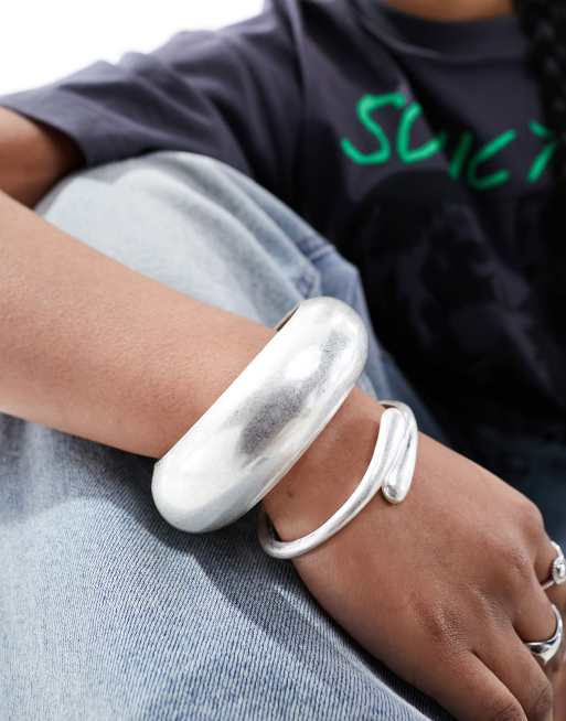 Reclaimed Vintage – Silverfärgade, grova armband med smält design, i flerpack