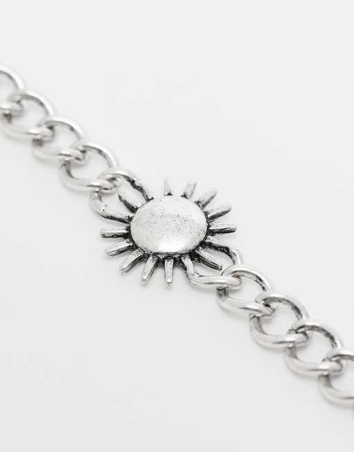 Reclaimed Vintage – Silverfärgat kedjearmband i unisex-modell med sol, 2 av 3