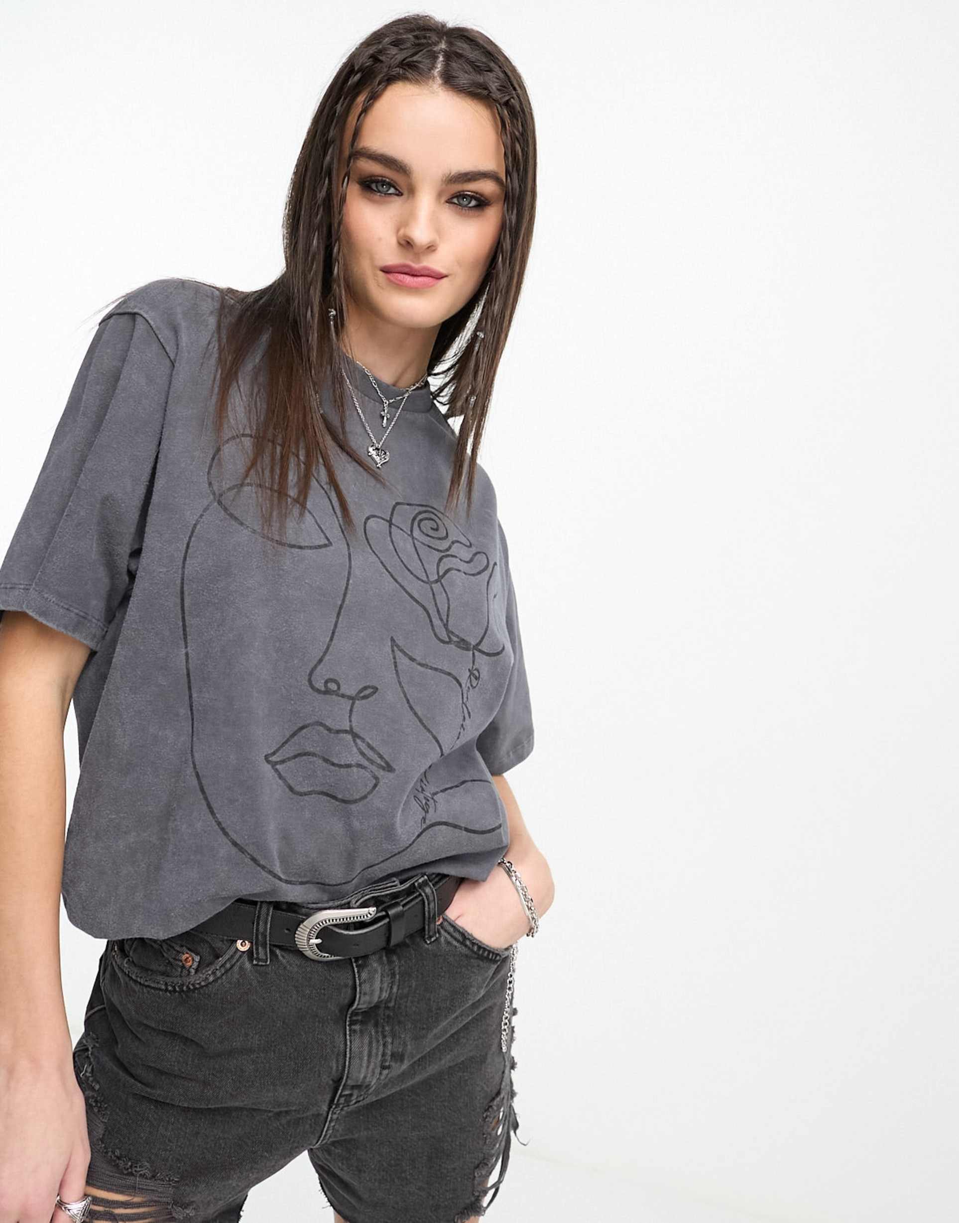 Reclaimed Vintage sketchy face t-shirt in charcoal view 2