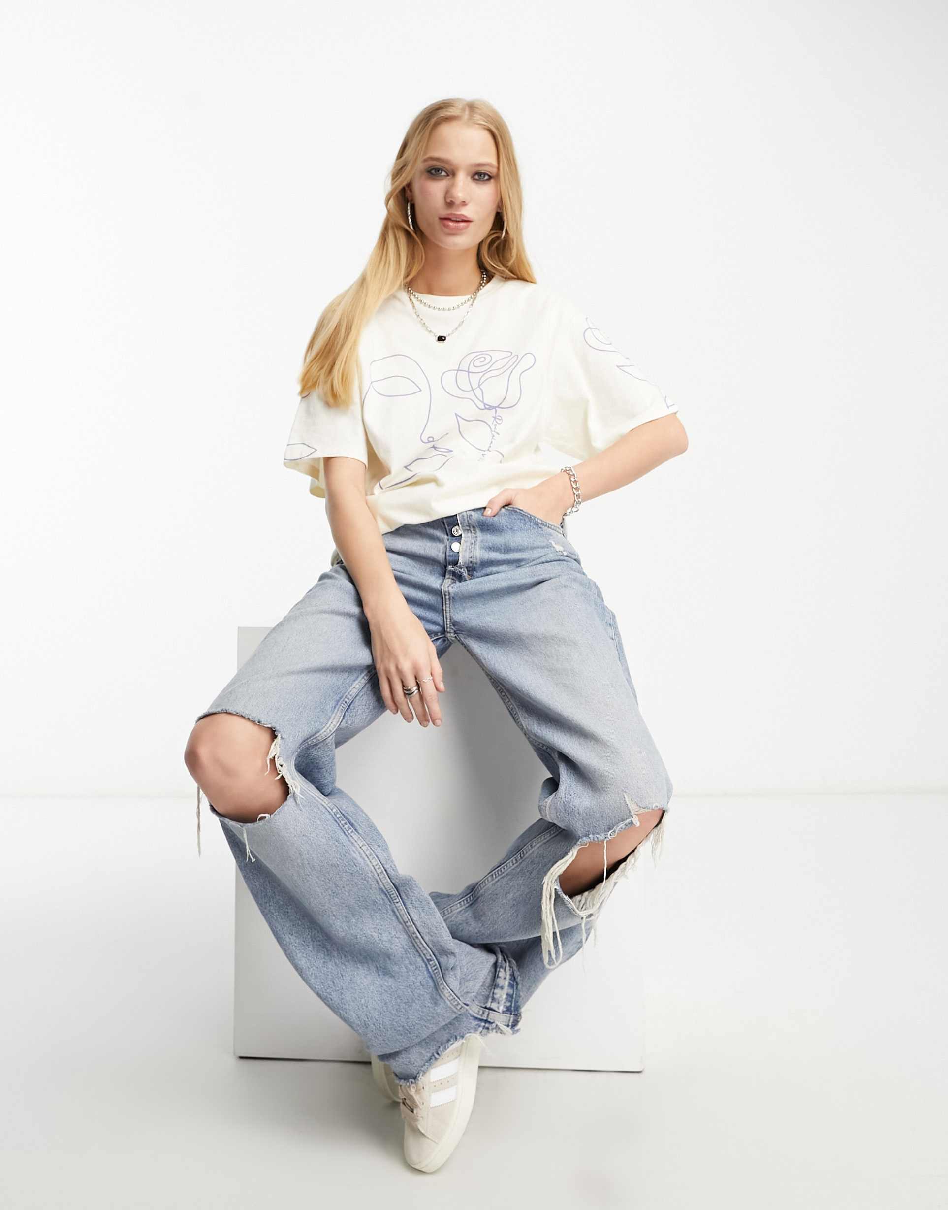 Reclaimed Vintage sketchy face t-shirt in ecru