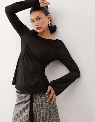 slash neck flared sleeve tunic in black