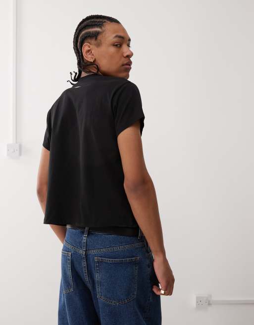 Reclaimed Vintage slim crop boxy oversized T-shirt in black, 3 of 4