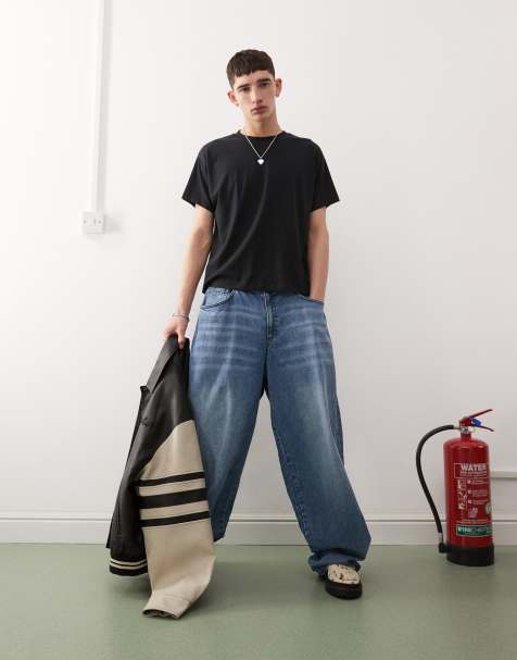 Reclaimed Vintage - Slim-fit cropped recht T-shirt in zwart - view 1