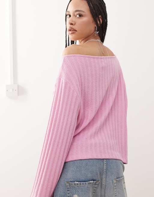 Reclaimed Vintage slouchy off shoulder jumper in pink, 2 of 4