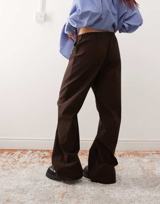 Reclaimed Vintage slouchy tailored wide leg trouser in chocolate brown, 2 of 5