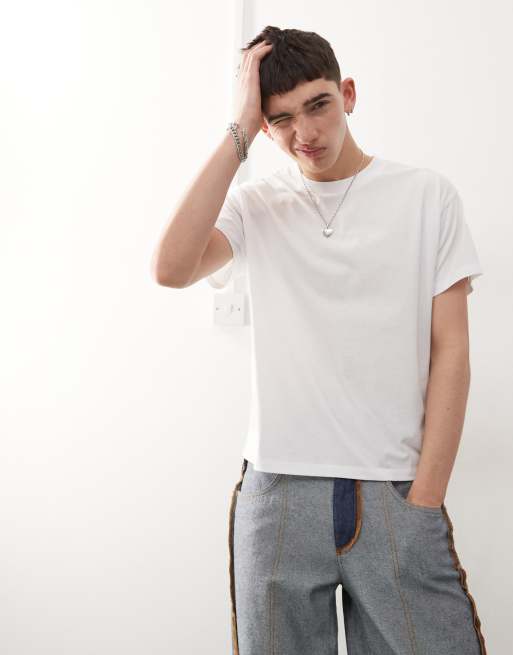 Reclaimed Vintage - Smal cropped recht T-shirt in wit