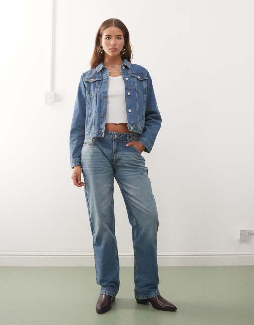 Reclaimed Vintage - Snavset og forvaskede jeans med lige ben 