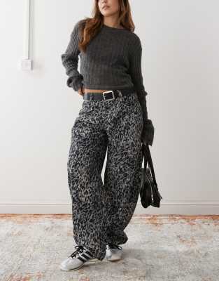 snow leopard print barrel leg pants-Black