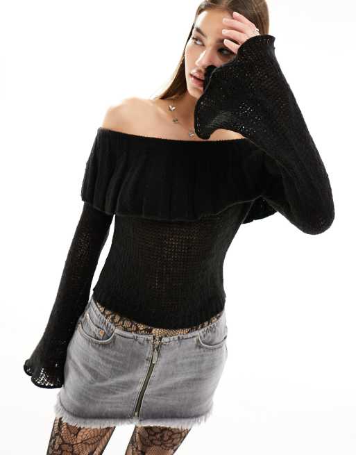 Reclaimed Vintage - Sort offshoulder-top med trompetærmer i fin strik