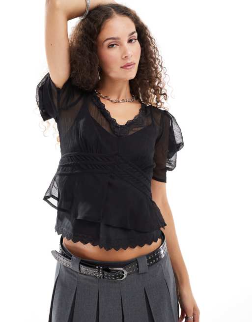 Reclaimed Vintage - Sort tea-bluse med blondedetaljer