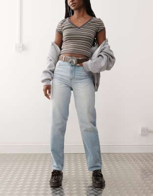 Reclaimed Vintage - Straight Jeans im 90er-Stil in hellblauer Waschung