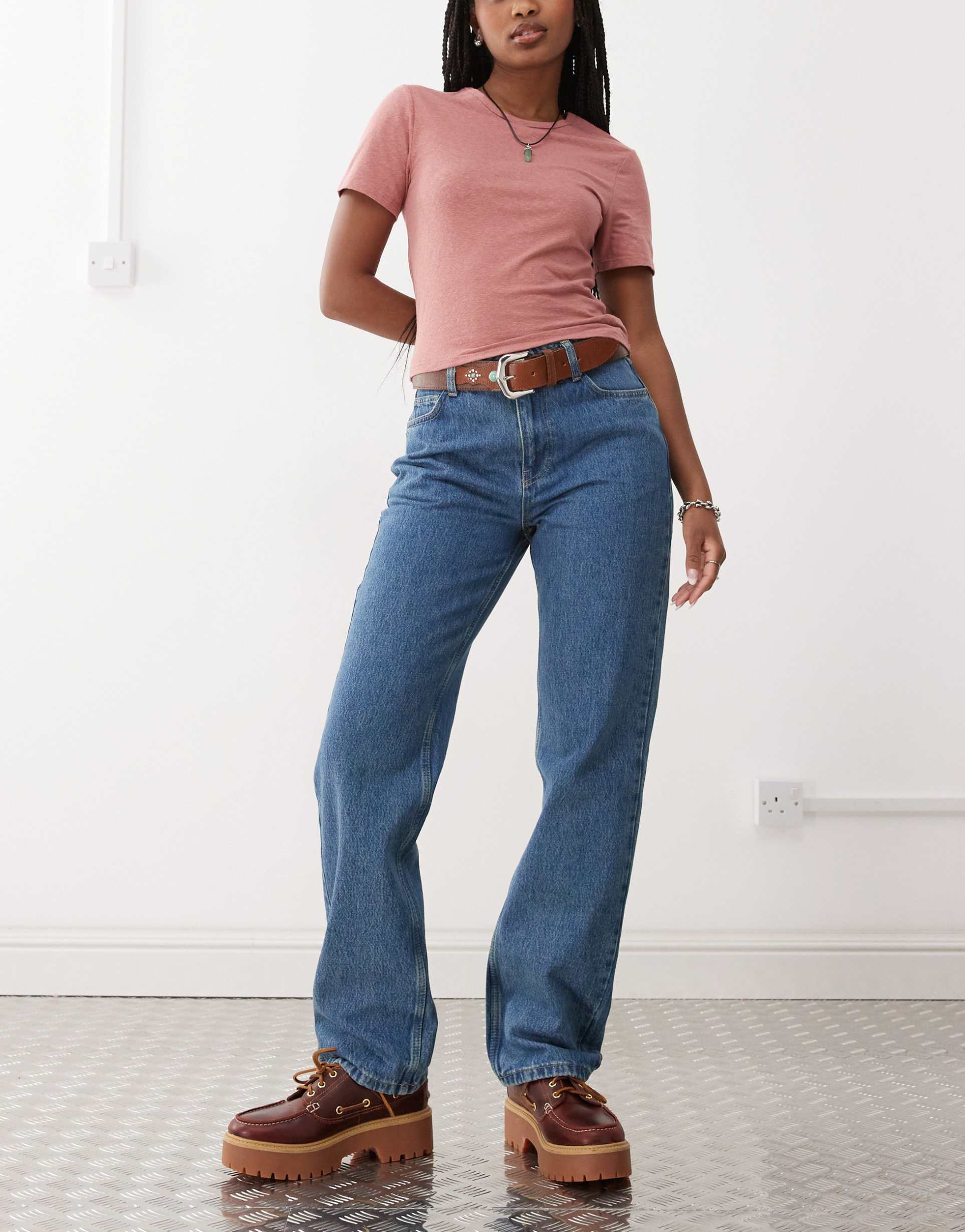 reclaimed vintage straight leg jeans in vintage light wash blue