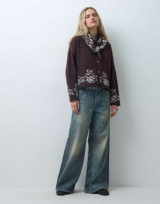 Reclaimed Vintage Strickcardigan mit Blumenrand-Print in Braun mit Schal, 2 von 4