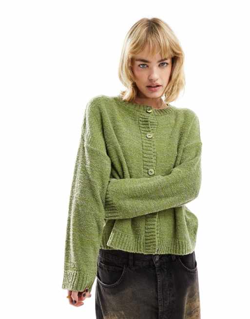  Reclaimed Vintage – Strickjacke in Grün mit kastigem Schnitt
