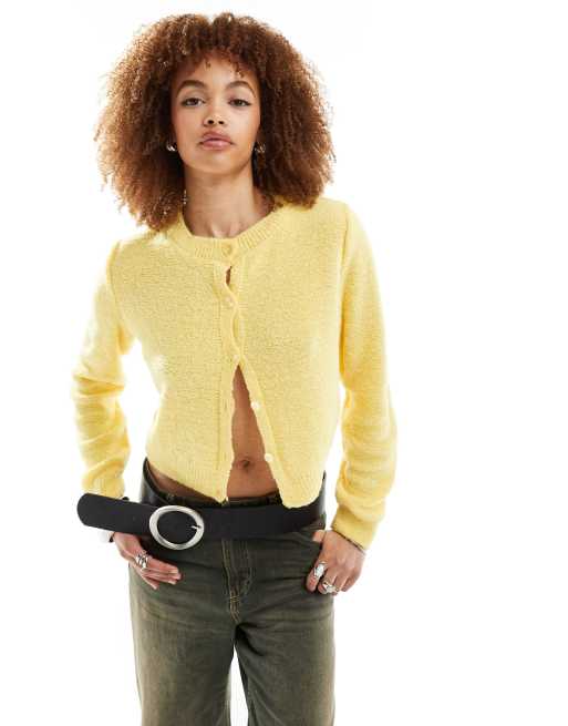 Reclaimed Vintage – Strickjacke in Zitronengelb mit knappem Schnitt