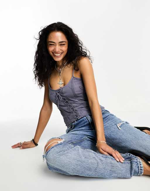 Reclaimed Vintage – Szary top na ramiączkach z haftowanym wzorem w stylu prairie