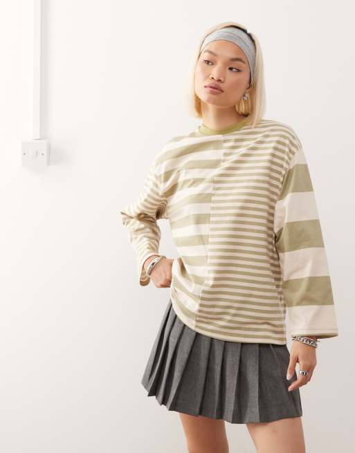 Reclaimed Vintage - T-shirt a maniche lunghe écru e kaki a righe miste con design diviso