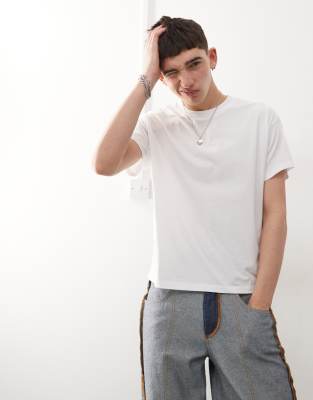 Reclaimed Vintage - T-shirt crop top ajusté coupe carré - Blanc