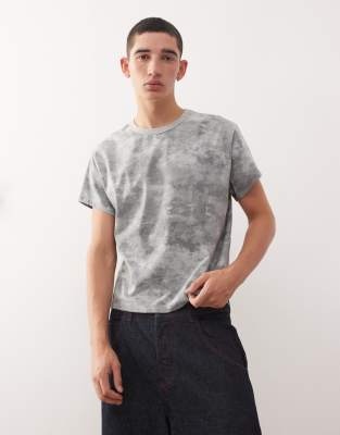 Reclaimed Vintage - T-shirt crop top ajusté coupe carrée à imprimé camouflage-Gris