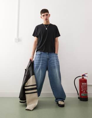 Reclaimed Vintage - T-shirt crop top slim coupe carrée - Noir