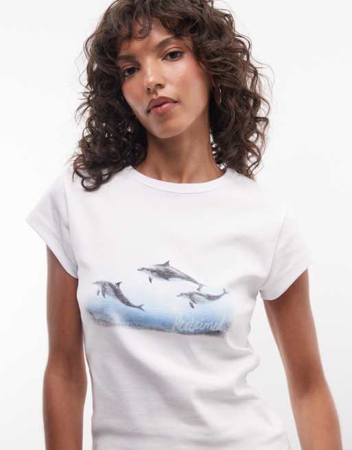 Reclaimed Vintage - T-shirt effet rétréci à imprimé dauphin - Blanc