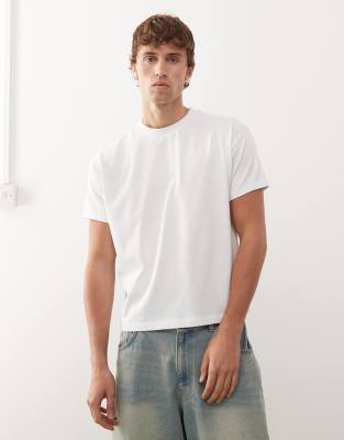 T-Shirt in Weiß mit kurzem, kastigem Schnitt Weiß L