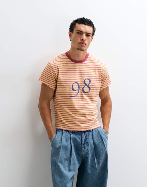 Reclaimed Vintage T-Shirt mit Kontrast-Rippbündchen und Slogan in rotem Streifen - view 1