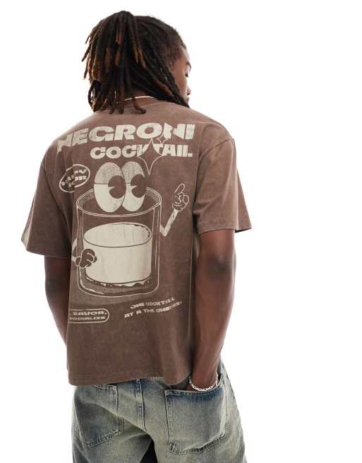 Reclaimed Vintage – T-shirt o krótkim pudełkowym fasonie w spranym brązowym kolorze z nadrukiem z napisem „Negroni”