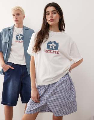 Reclaimed Vintage - T-shirt squadrata unisex color panna con applicazione con stella - view 1
