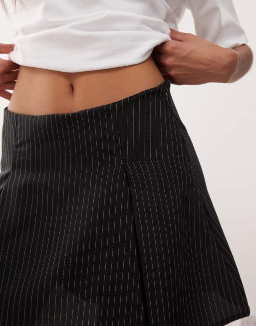 Reclaimed Vintage tailored mini skort in pinstripe, 5 of 5