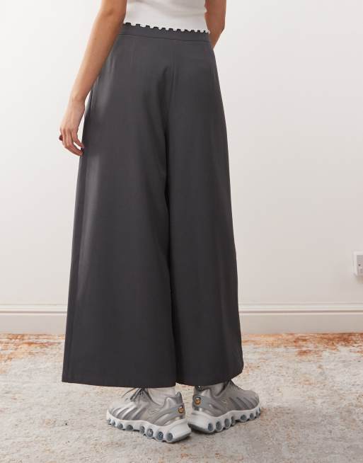 Reclaimed Vintage tailored wide leg trouser with double pleat detail in grey, 5 of 5
