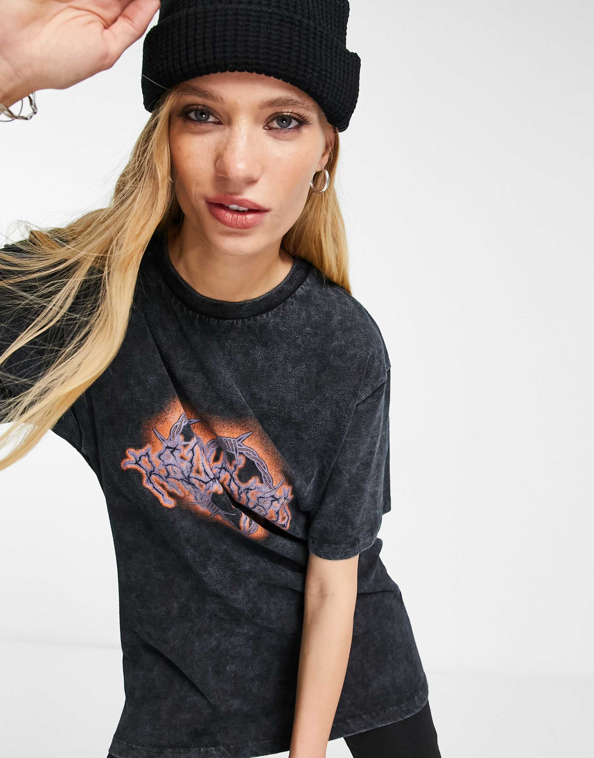 Reclaimed Vintage tattoo heart logo t-shirt in washed black view 4