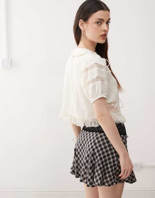 Reclaimed Vintage tea top with lace inserts and collar, 4 of 4