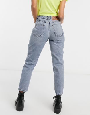 tapered leg jean