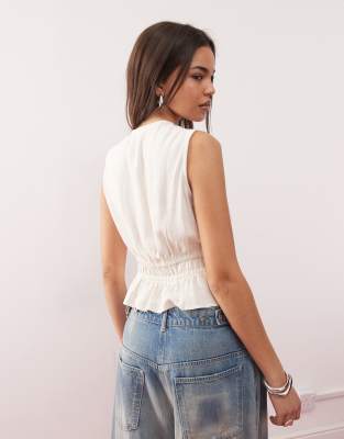 Reclaimed Vintage tie front top in ecru linen blend