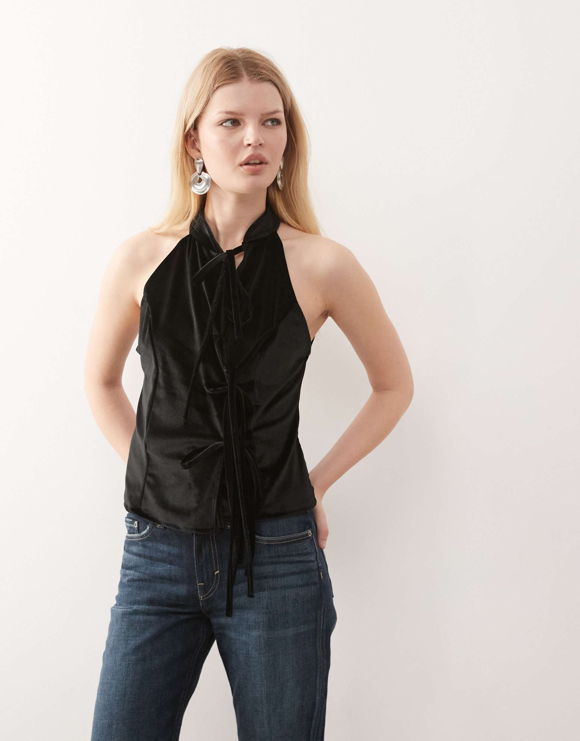 reclaimed vintage tie side velvet top in black