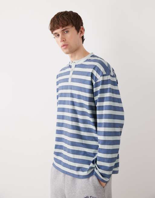 Reclaimed Vintage - Top a maniche lunghe blu a righe con scollo serafino