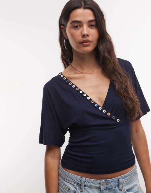 Reclaimed Vintage top avvolgente morbido con dettaglio bottoni navy, 1 di 4