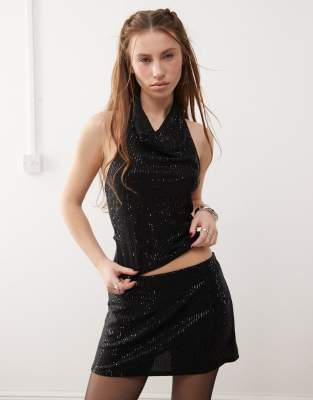 Reclaimed Vintage - Top de soirée d'ensemble orné de sequins avec col bénitier - Noir