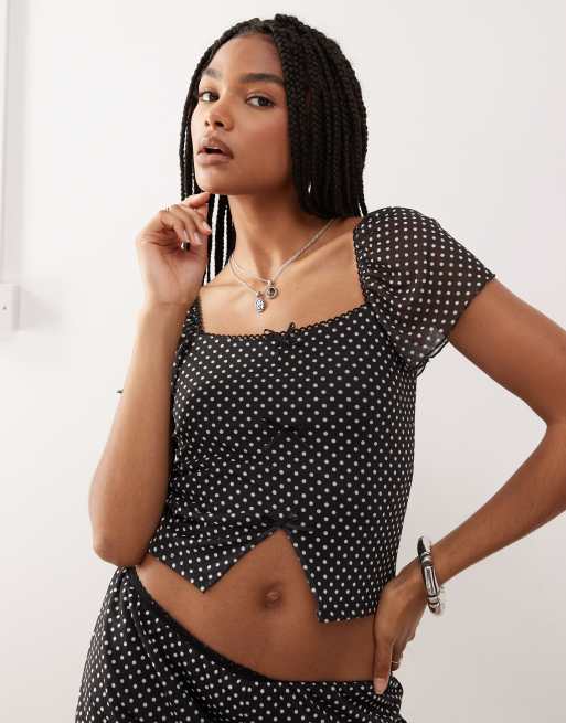 Reclaimed Vintage - Top in rete nero a pois con scollo squadrato in coordinato